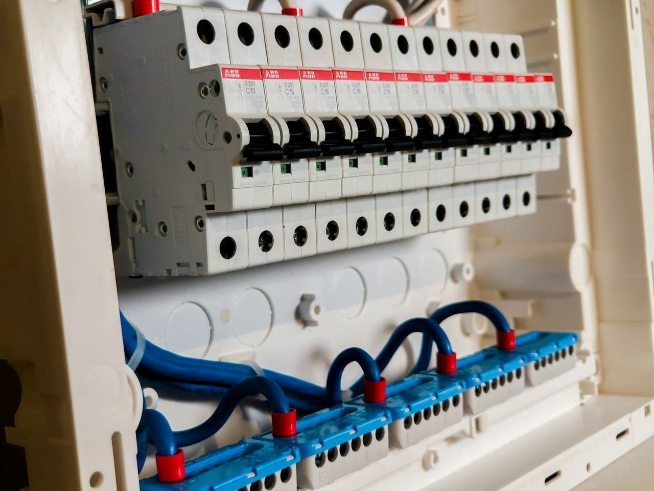 Why Does My Breaker Keep Tripping? 4 Real Causes (Stockton 2026) | Can Do It Electrical