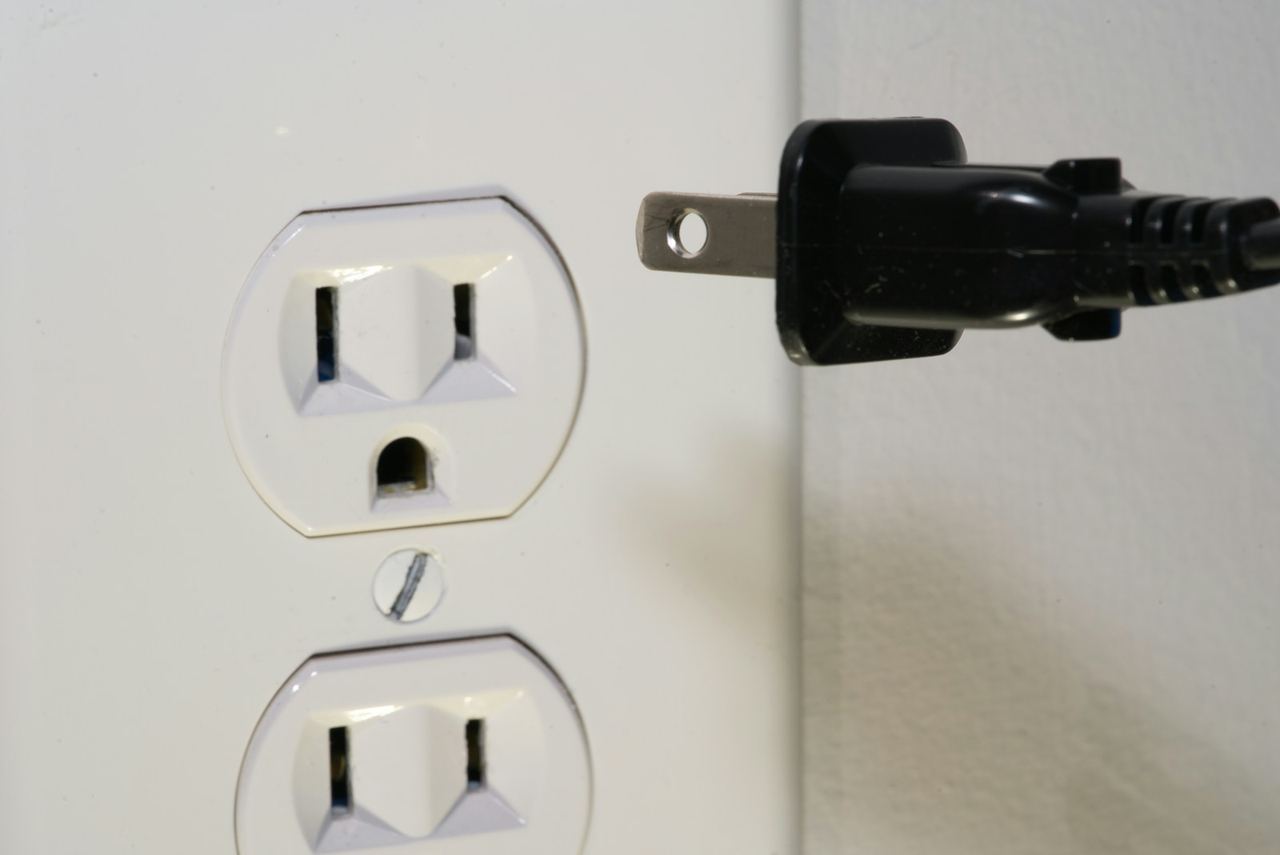 Warm Outlet? 5-Step Check — Normal or Fire Risk (2026) | Can Do It Electrical